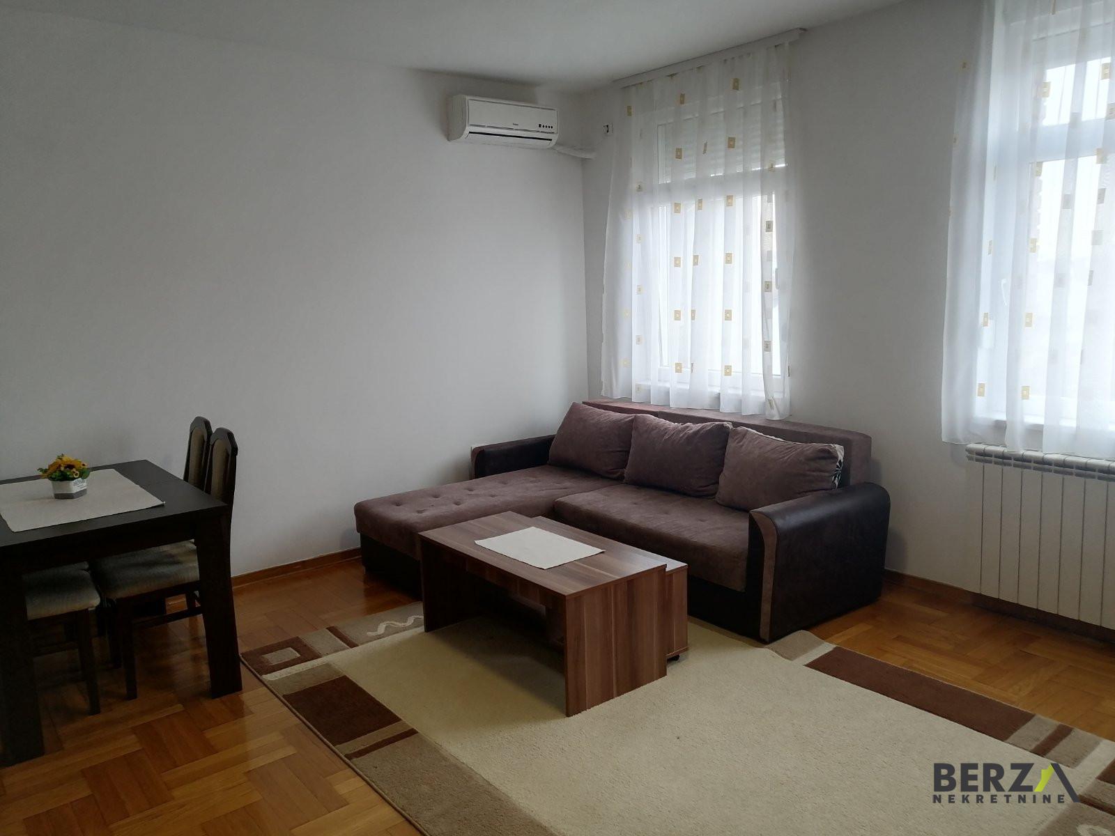 izdavanje - NOVI SAD - SOCIJALNO - 9101343