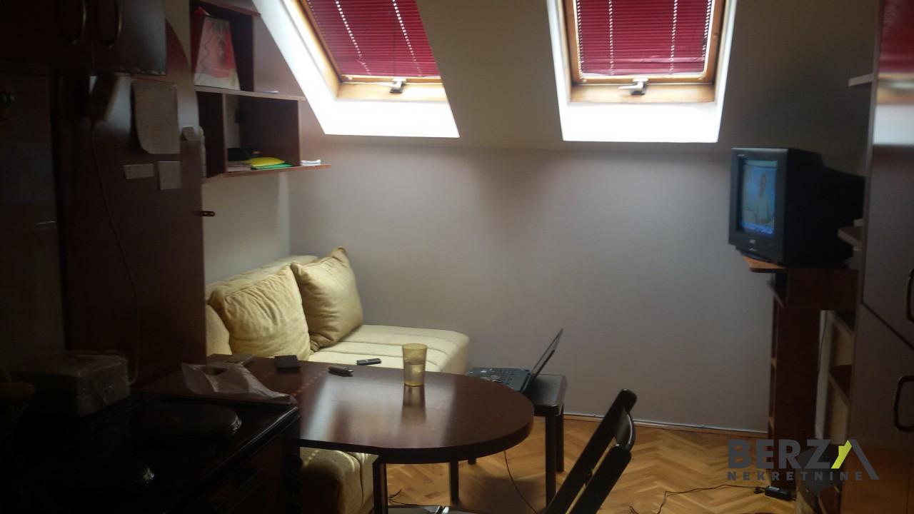 izdavanje - NOVI SAD - SOCIJALNO - 9101848