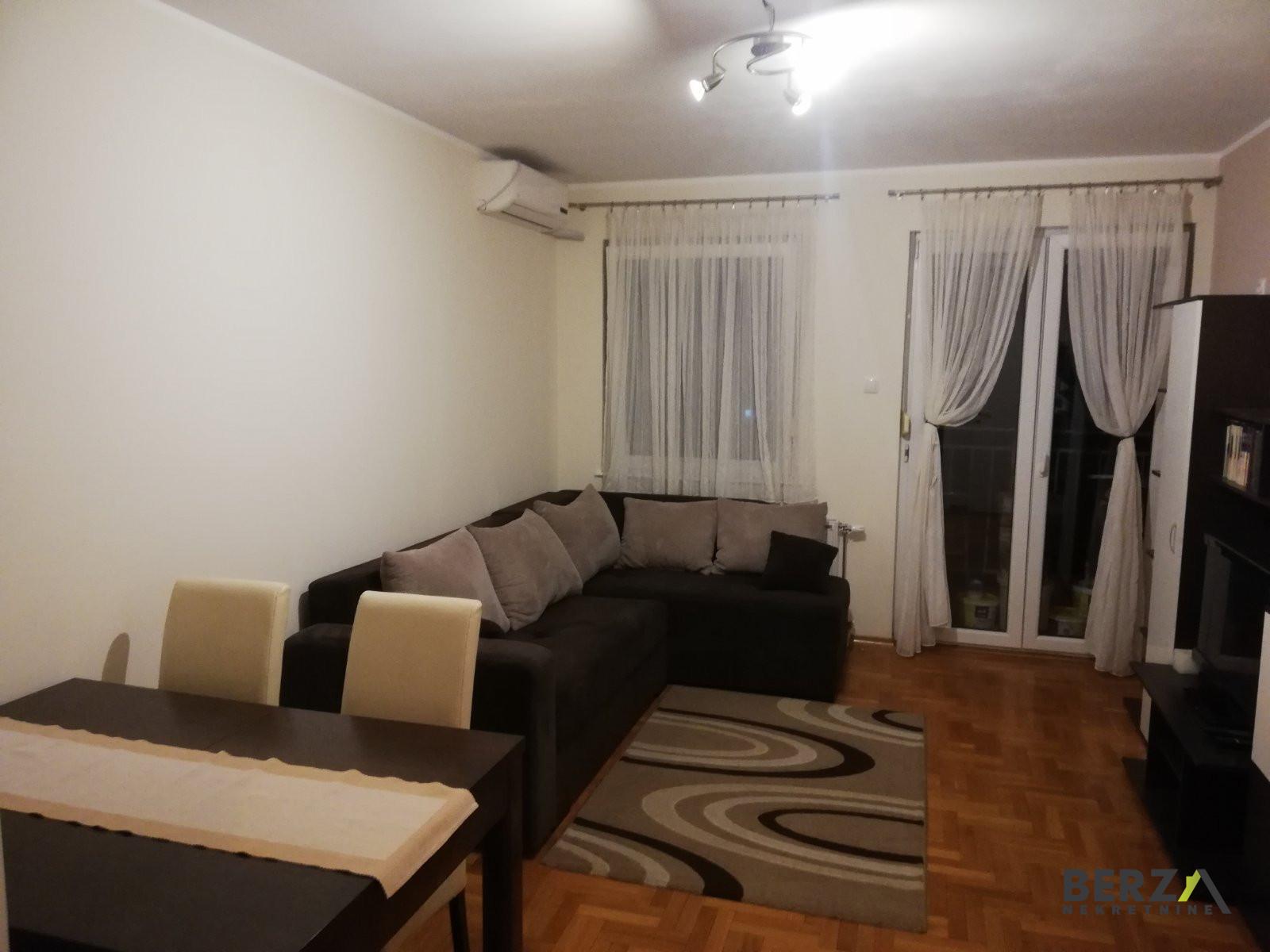 izdavanje - NOVI SAD - BULEVAR - 9101889