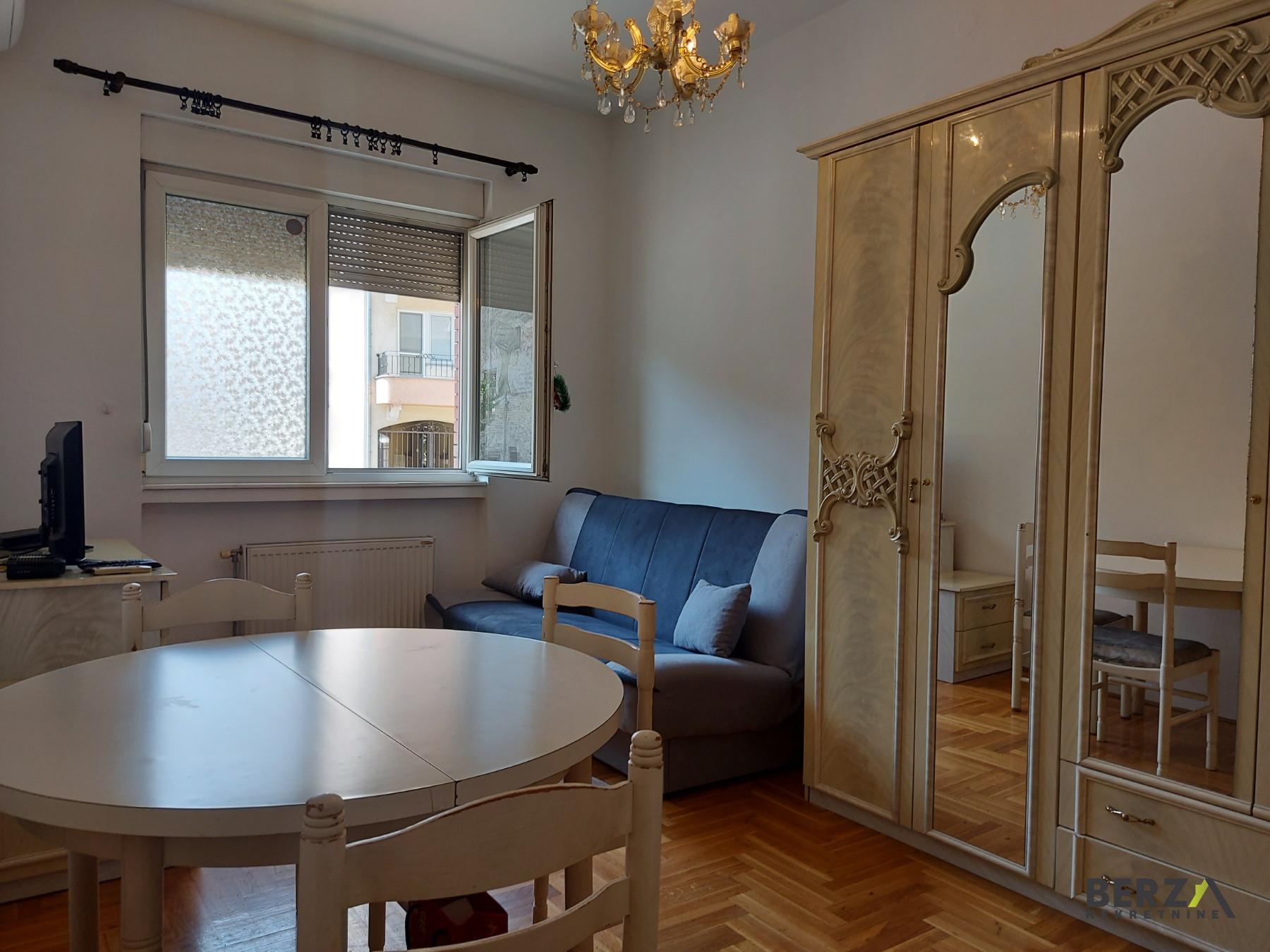 izdavanje - NOVI SAD - BULEVAR - 9102937