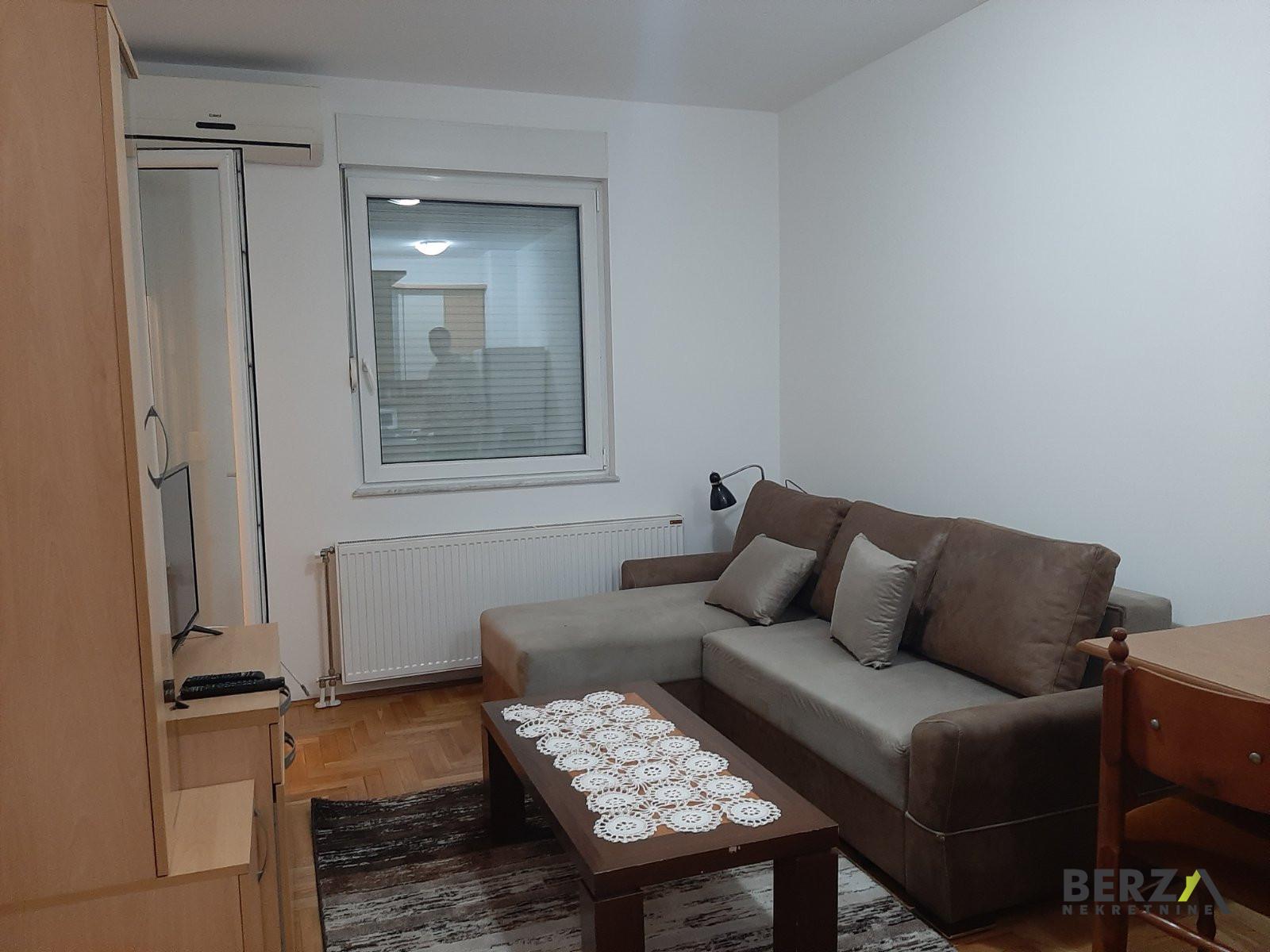 izdavanje - NOVI SAD - STANICA - 9103018