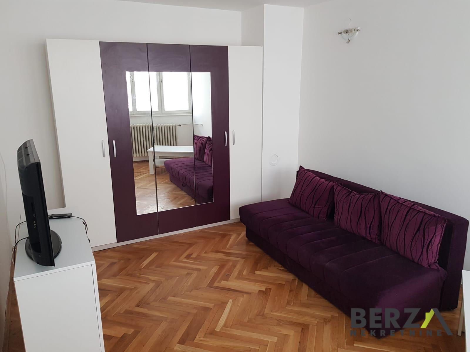izdavanje - NOVI SAD - BULEVAR - 9103651