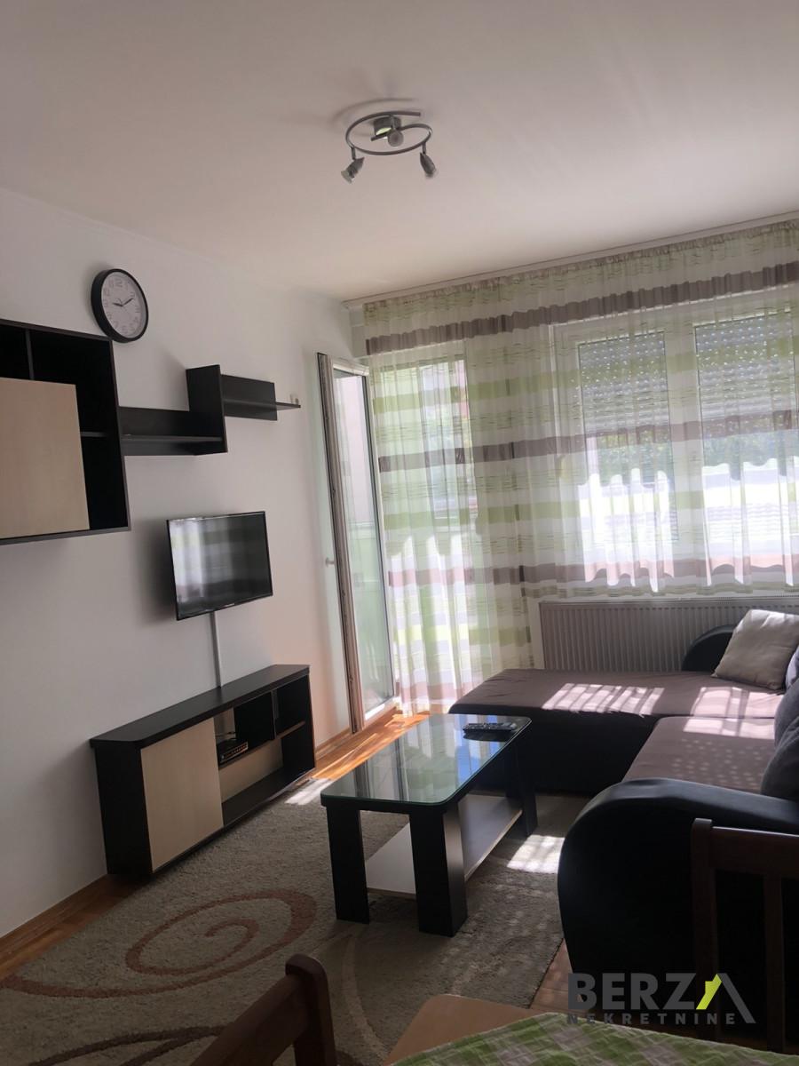 izdavanje - NOVI SAD - BULEVAR - 9104146