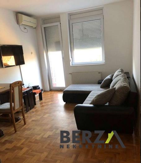 izdavanje - NOVI SAD - CENTAR - 9104365