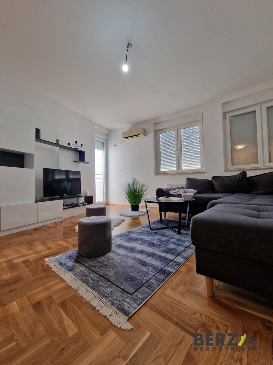 izdavanje - NOVI SAD - BULEVAR PATRIJARHA PAVLA - 9105089
