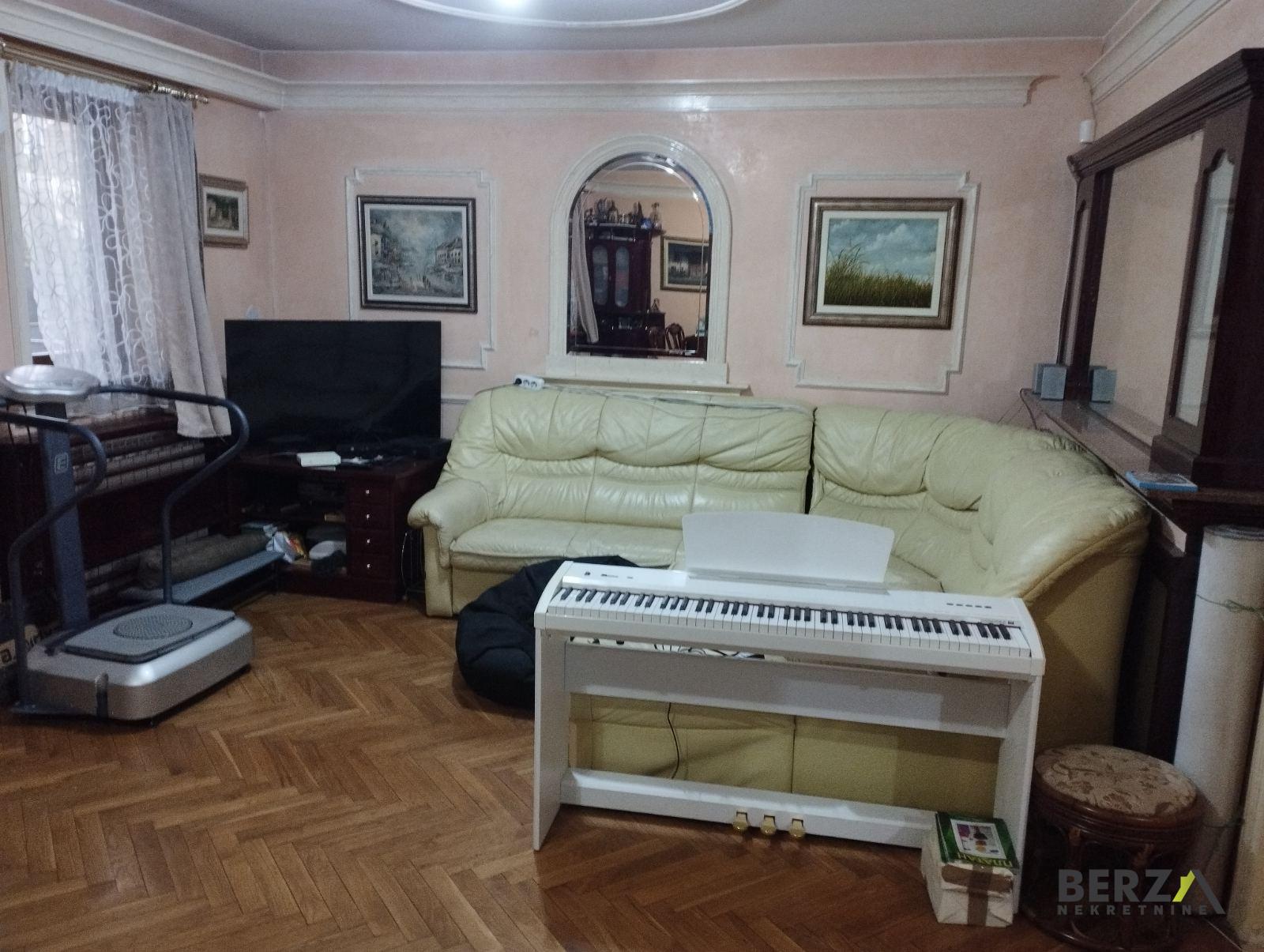 izdavanje - NOVI SAD - ADICE - 9105252