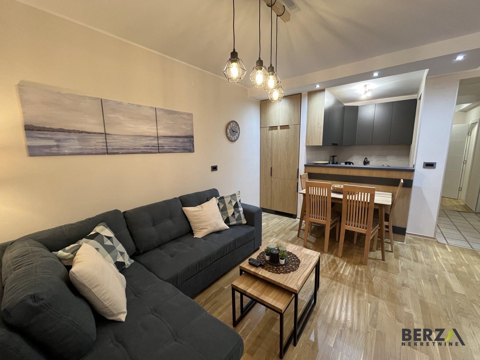 izdavanje - NOVI SAD - CENTAR - 9105291