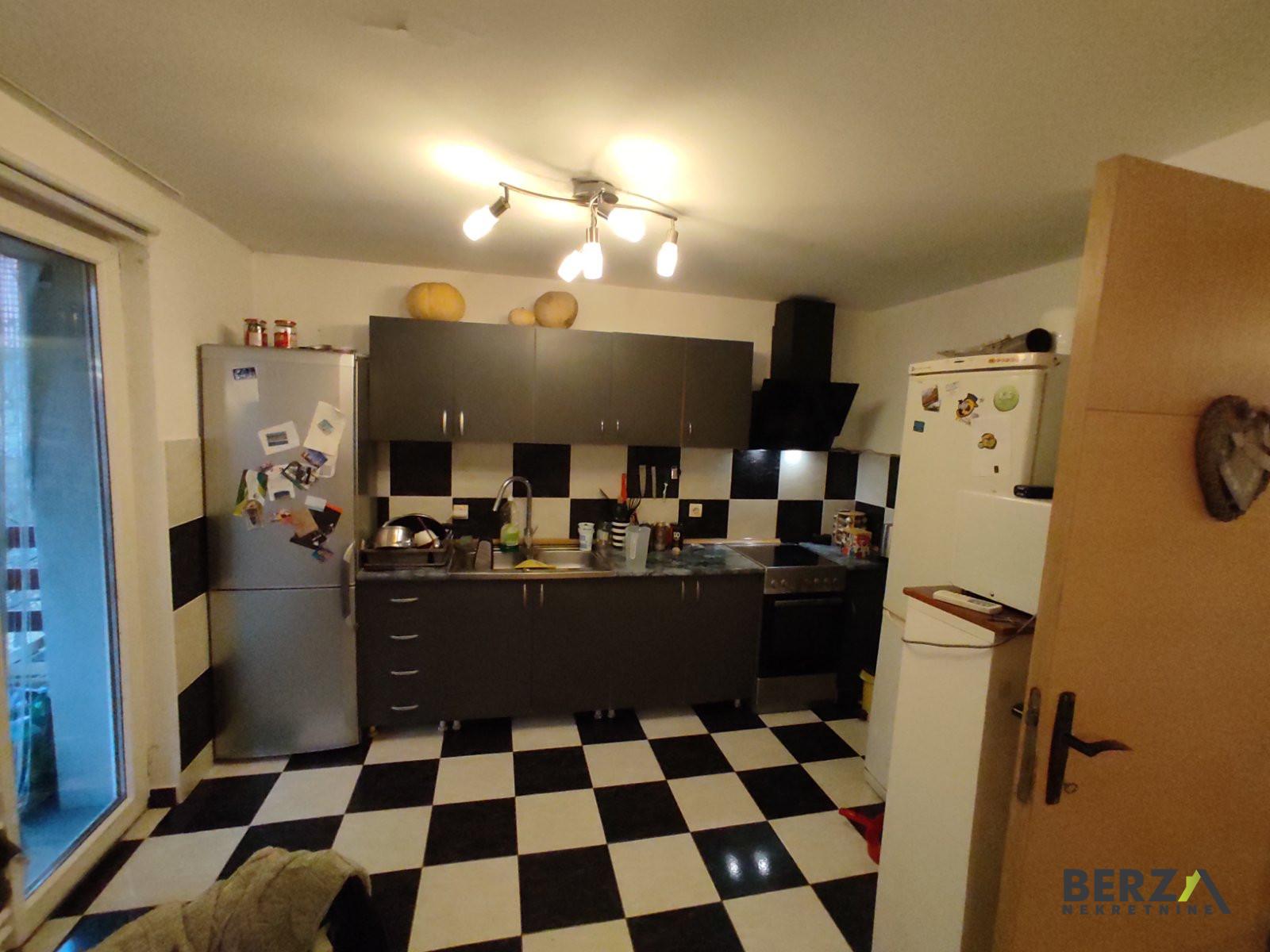 izdavanje - NOVI SAD - MIŠELUK - 9105358