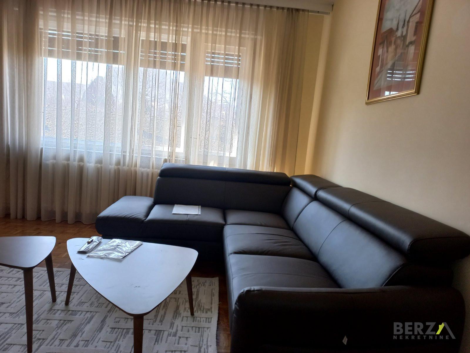 izdavanje - NOVI SAD - CENTAR - 9105467