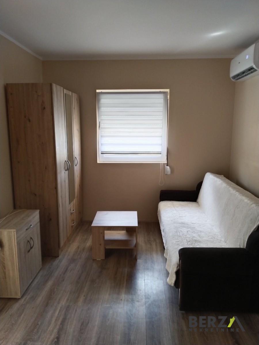 izdavanje - NOVI SAD - ADICE - 9105957