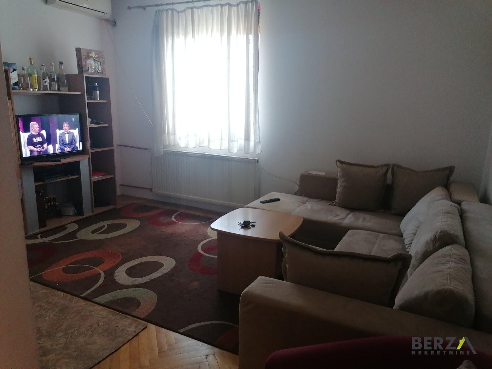 izdavanje - NOVI SAD - CENTAR - 9106865