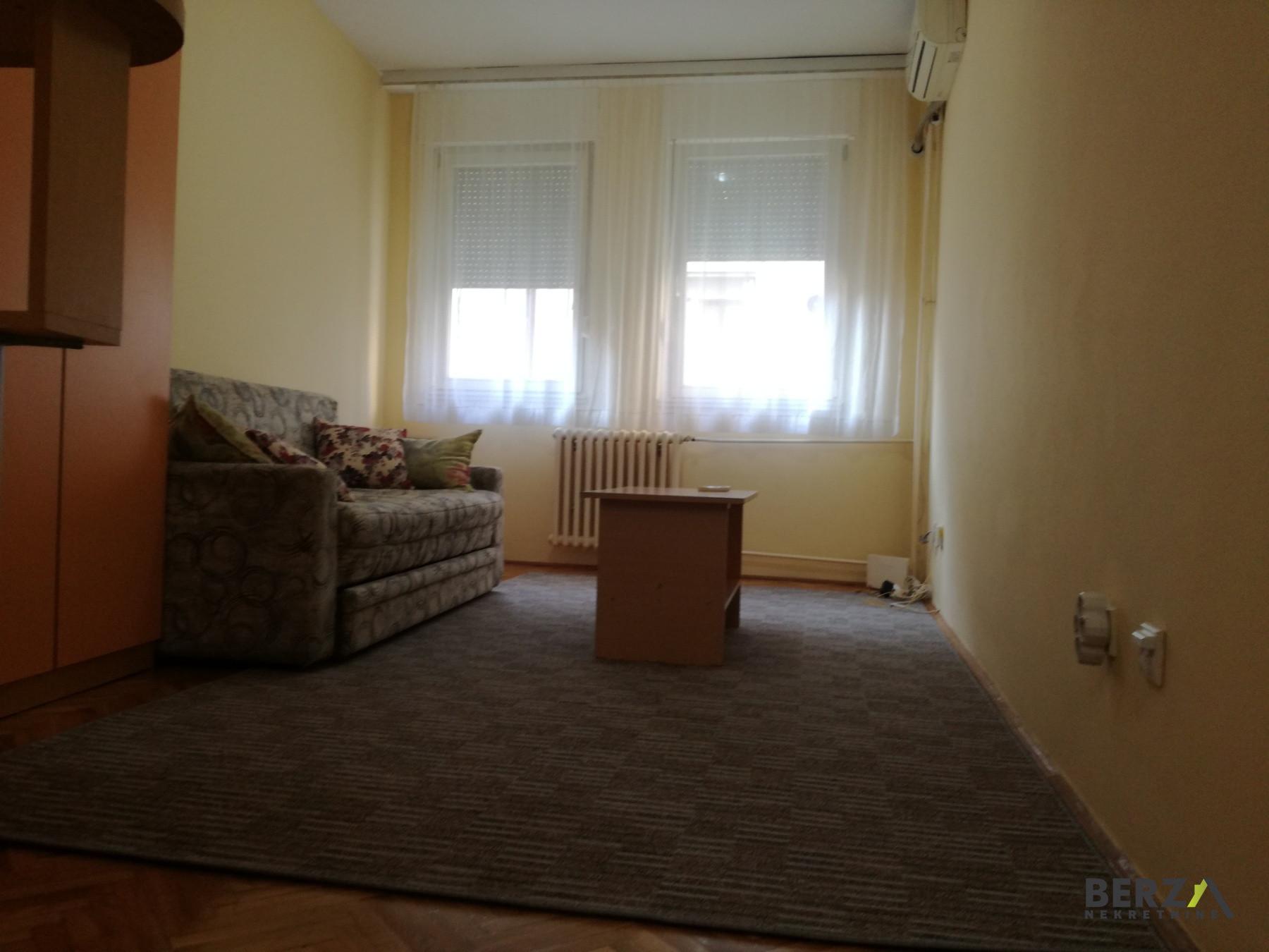 izdavanje - NOVI SAD - BULEVAR - 9107072