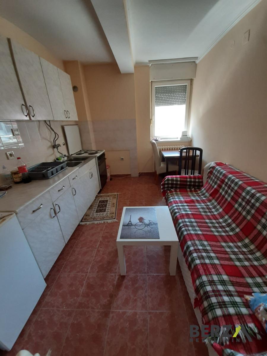izdavanje - NOVI SAD - BULEVAR - 9107088