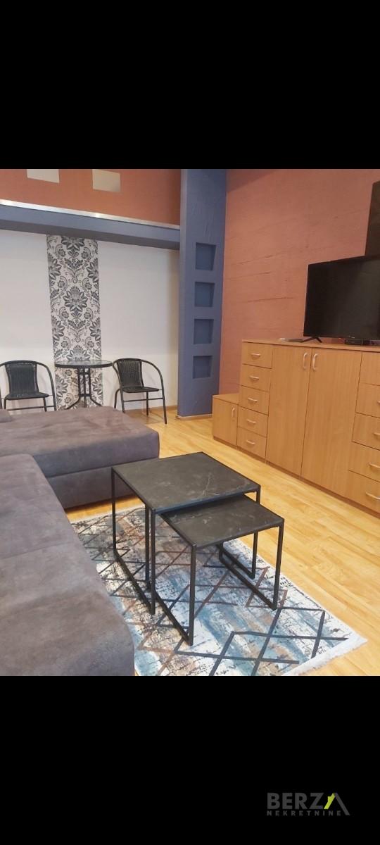 izdavanje - NOVI SAD - SALAJKA - 9107097
