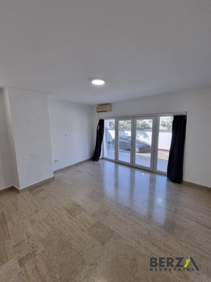 izdavanje - NOVI SAD - PODBARA - 9107155