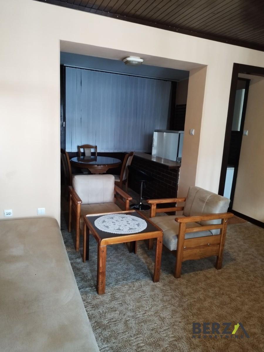 izdavanje - NOVI SAD - CARA DUŠANA - 9107183