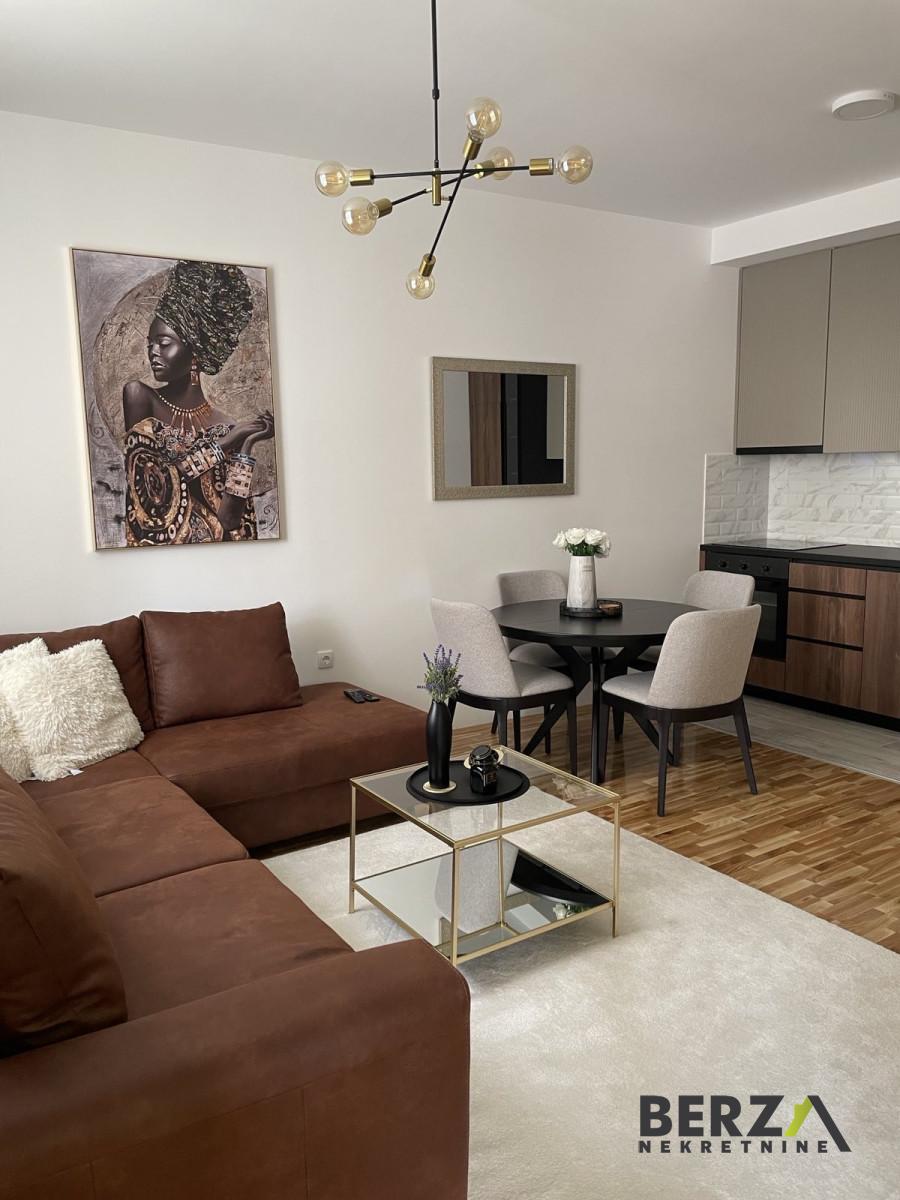 izdavanje - NOVI SAD - SALAJKA - 9107242