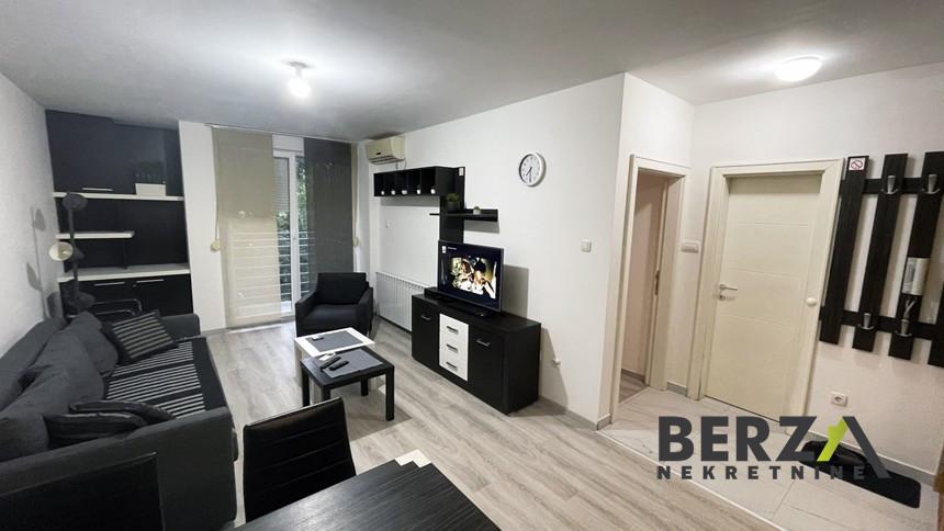izdavanje - NOVI SAD - CENTAR - 9107350