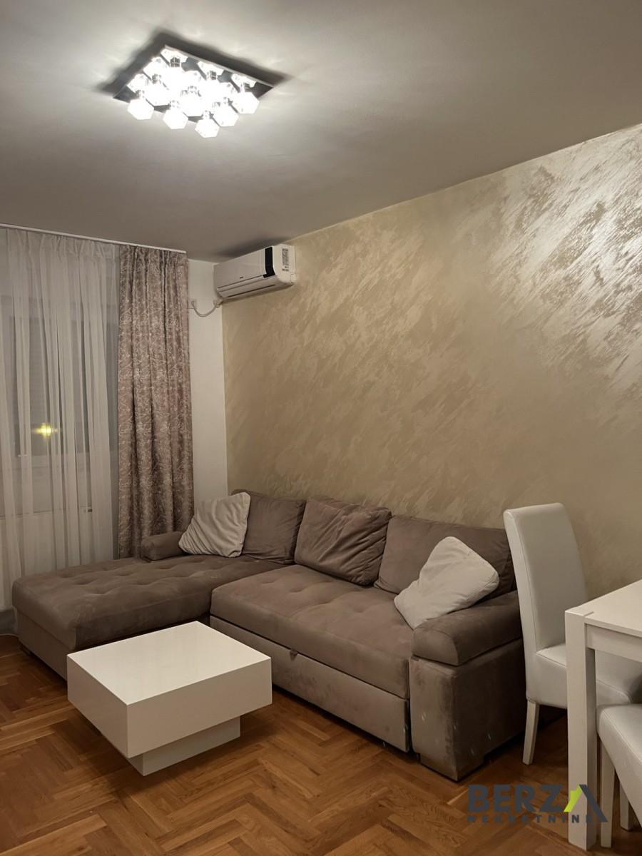 izdavanje - NOVI SAD - ADAMOVIĆEVO NASELJE - 9107637