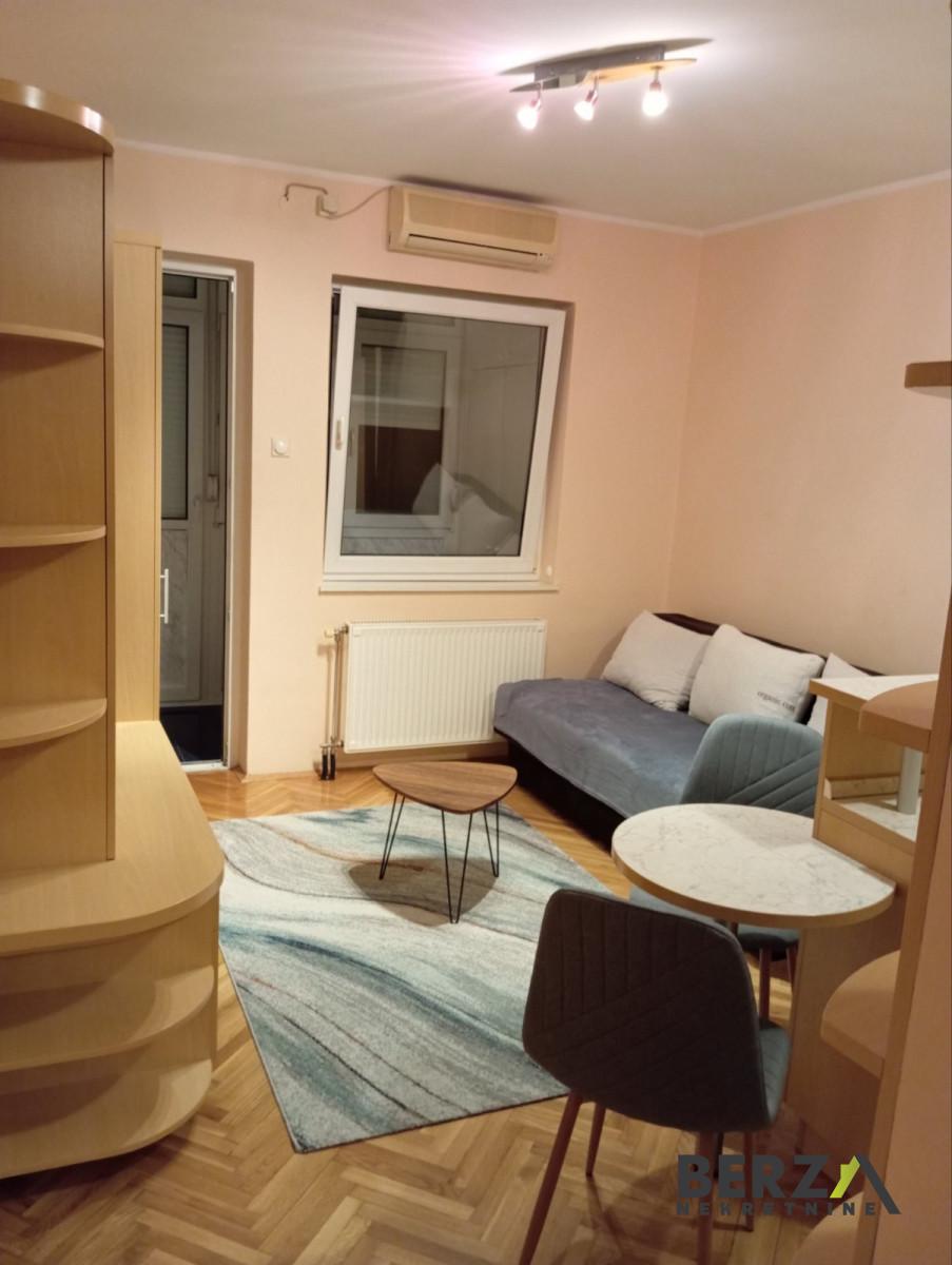 izdavanje - NOVI SAD - CENTAR - 9107678