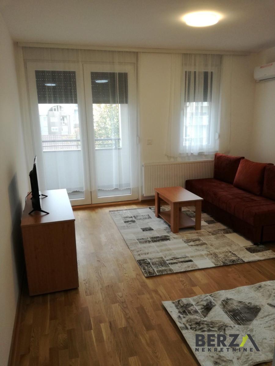 izdavanje - NOVI SAD - CENTAR - 9107691