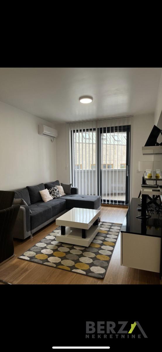 izdavanje - NOVI SAD - CENTAR - 9107773