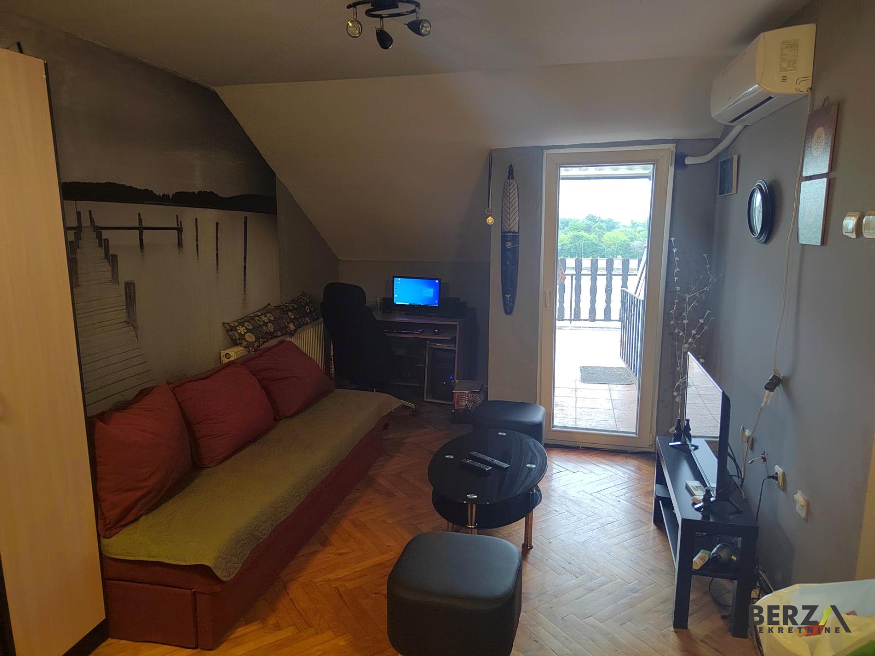 izdavanje - NOVI SAD - KEJ - 9107980