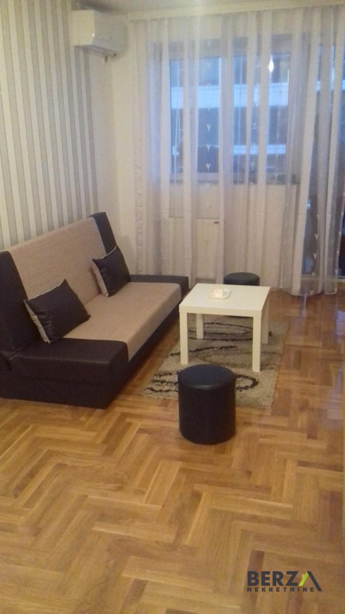 izdavanje - NOVI SAD - BULEVAR EVROPE - 9108261