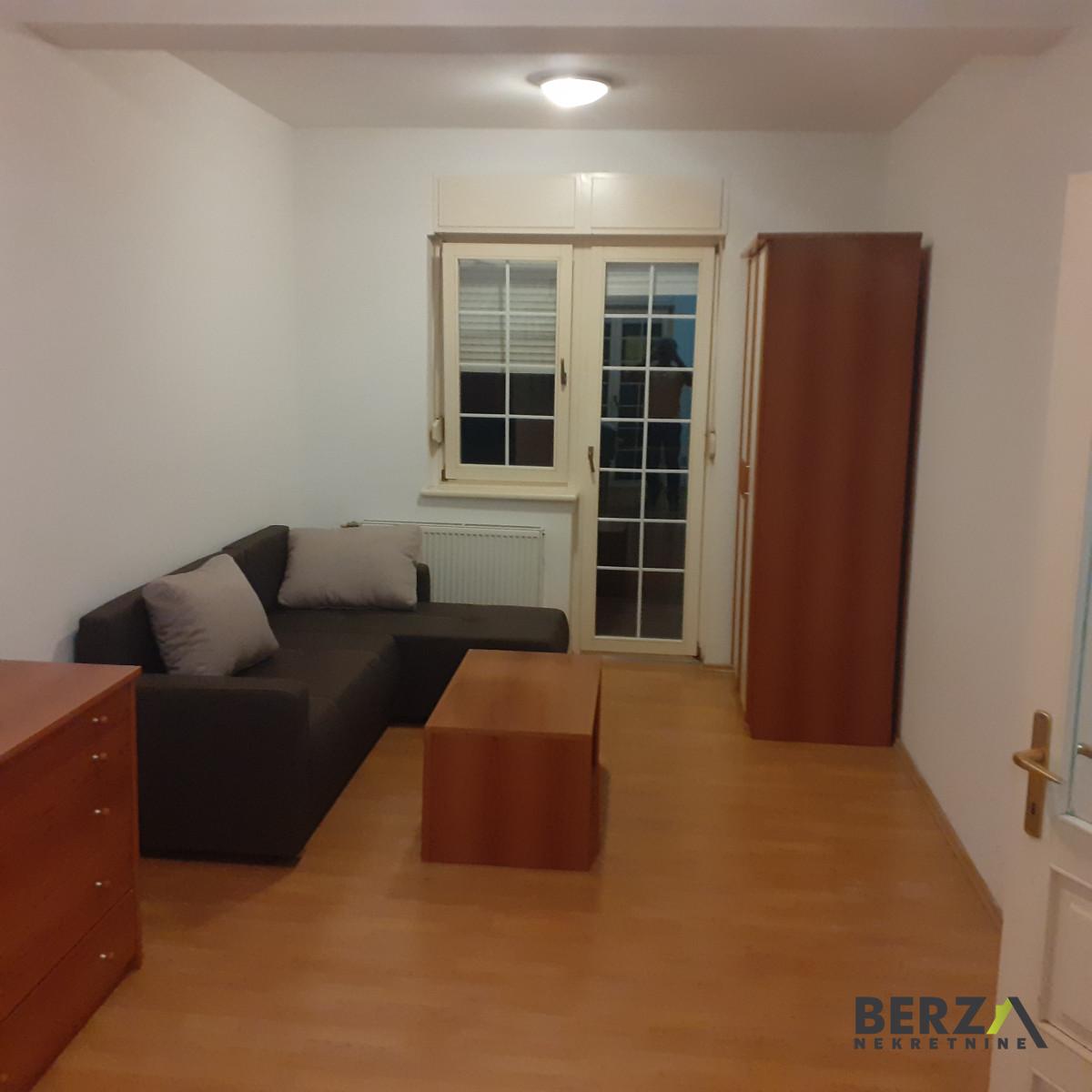 izdavanje - NOVI SAD - CENTAR - 9108581