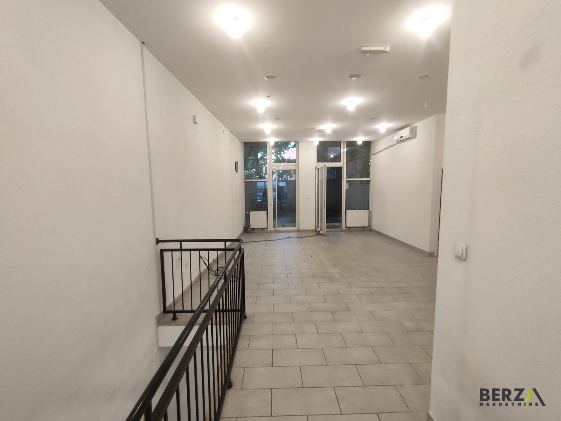 izdavanje - NOVI SAD - BULEVAR - 9108670