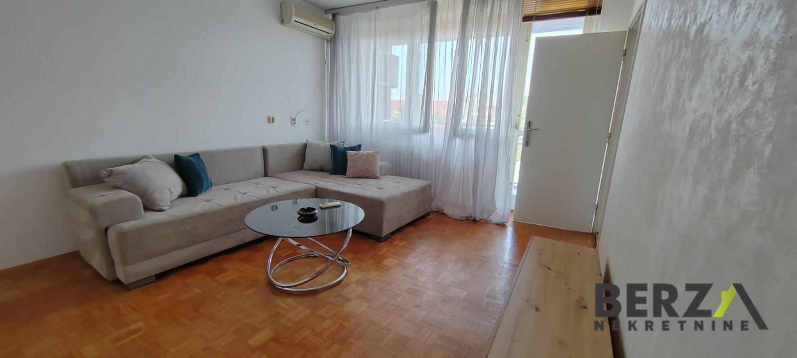 izdavanje - NOVI SAD - STANICA - 9108820
