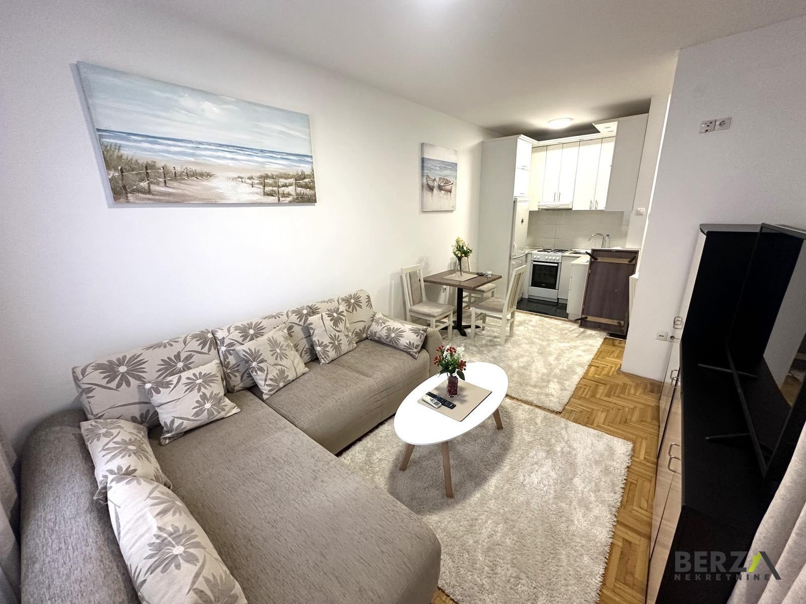 izdavanje - NOVI SAD - SAJAM - 9108895