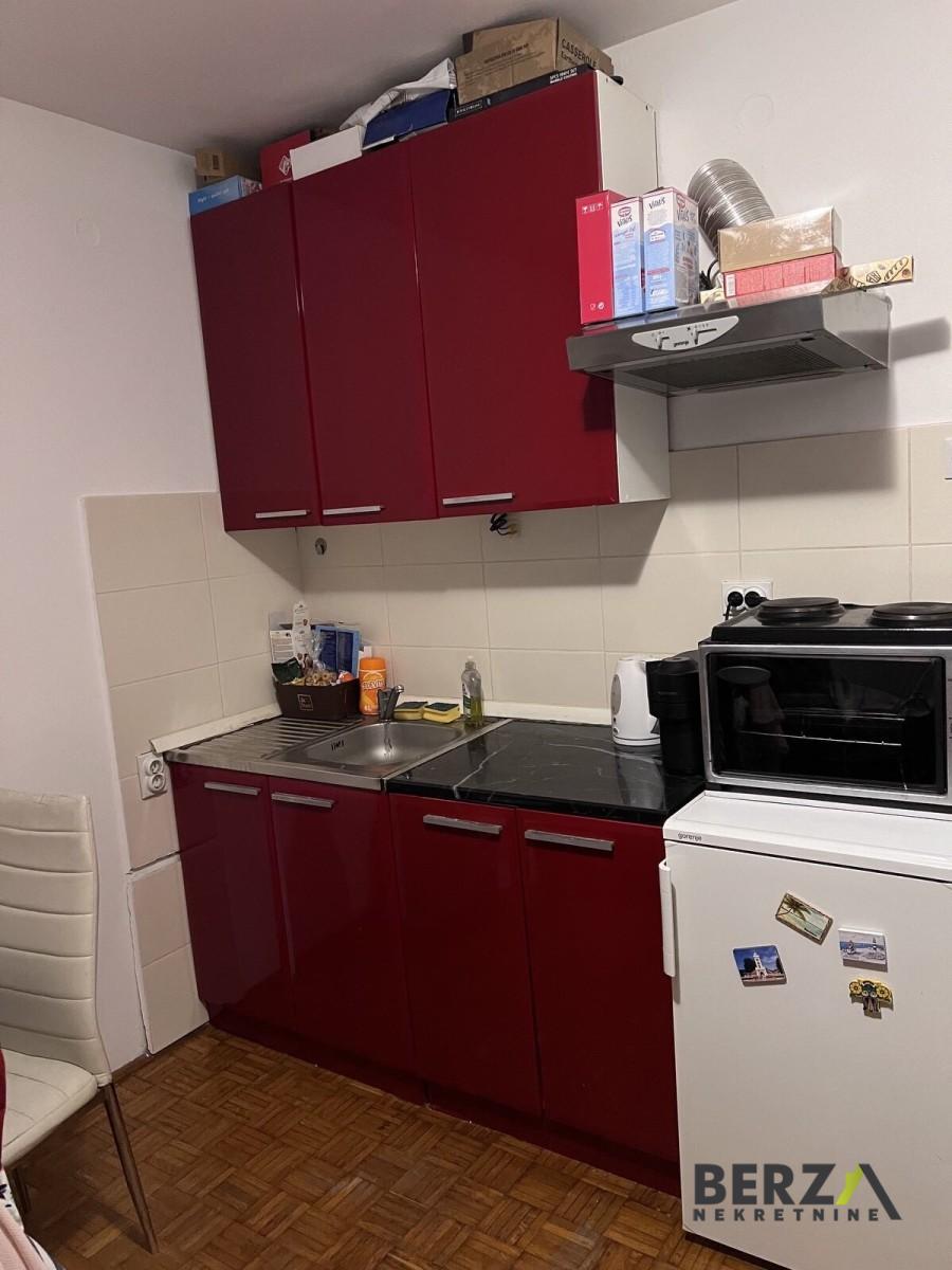izdavanje - NOVI SAD - CENTAR - 9109008