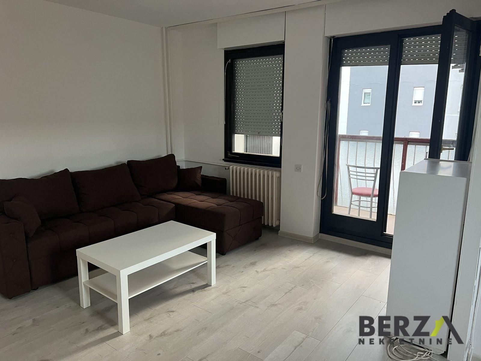 izdavanje - NOVI SAD - BULEVAR - 9109174