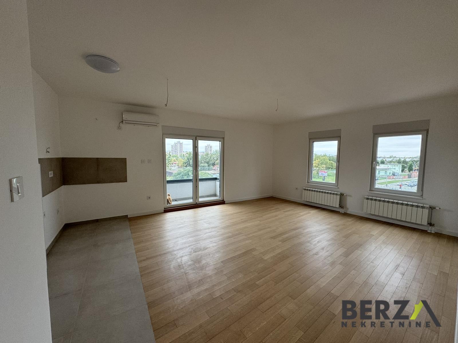 izdavanje - NOVI SAD - SALAJKA - 9109332