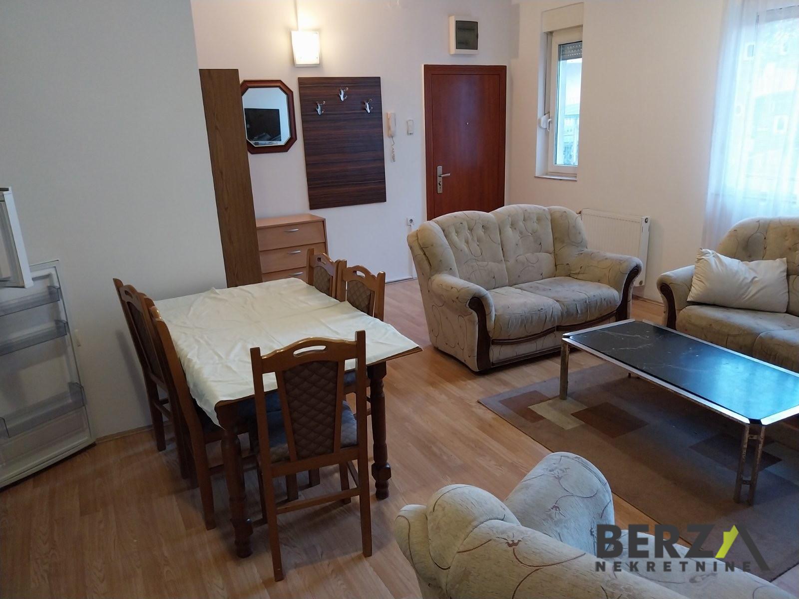 izdavanje - NOVI SAD - CARA DUŠANA - 9109456