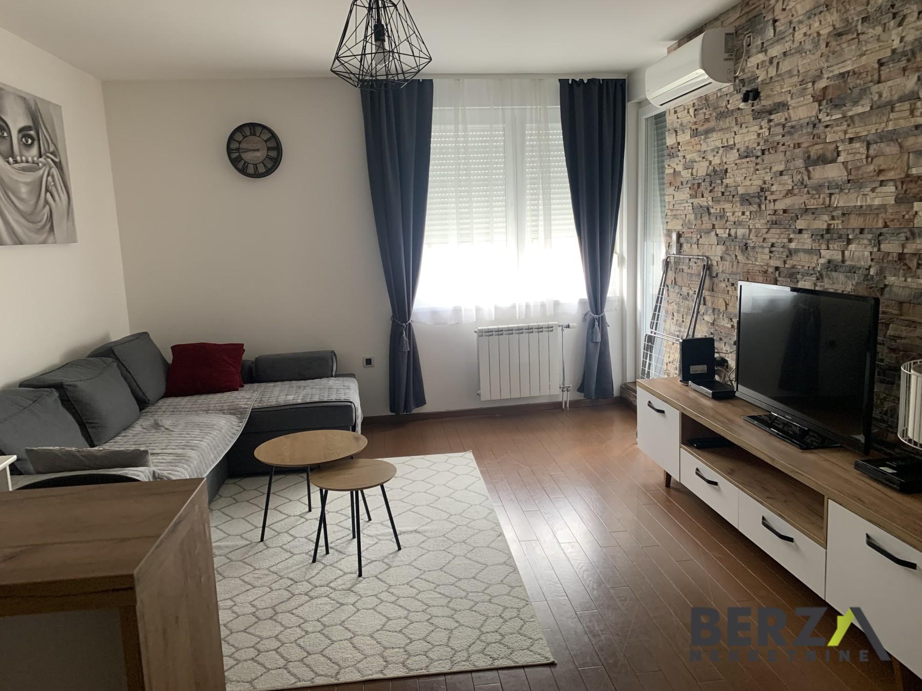 izdavanje - NOVI SAD - BULEVAR EVROPE - 9109702