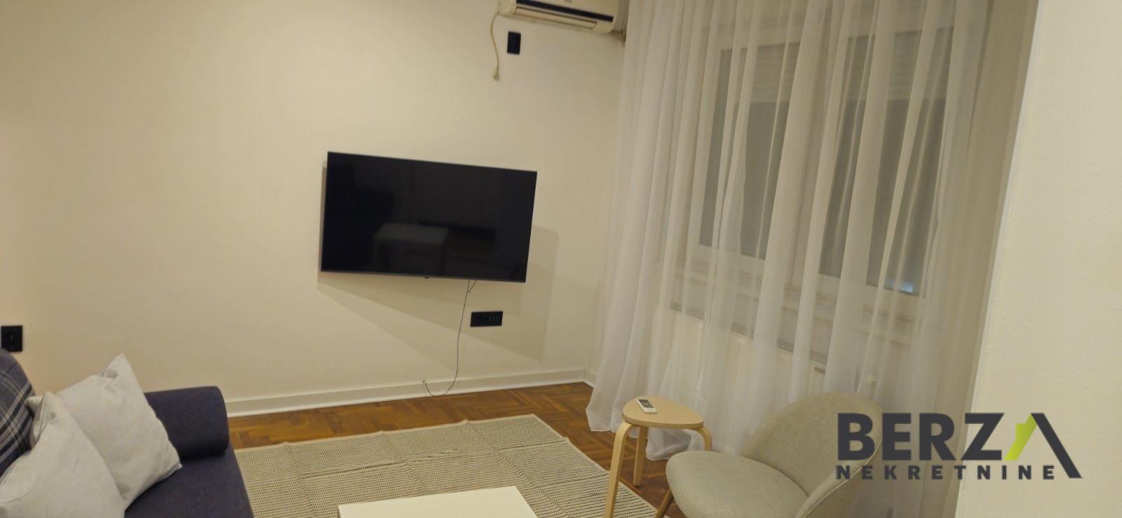 izdavanje - NOVI SAD - CENTAR - 9109765