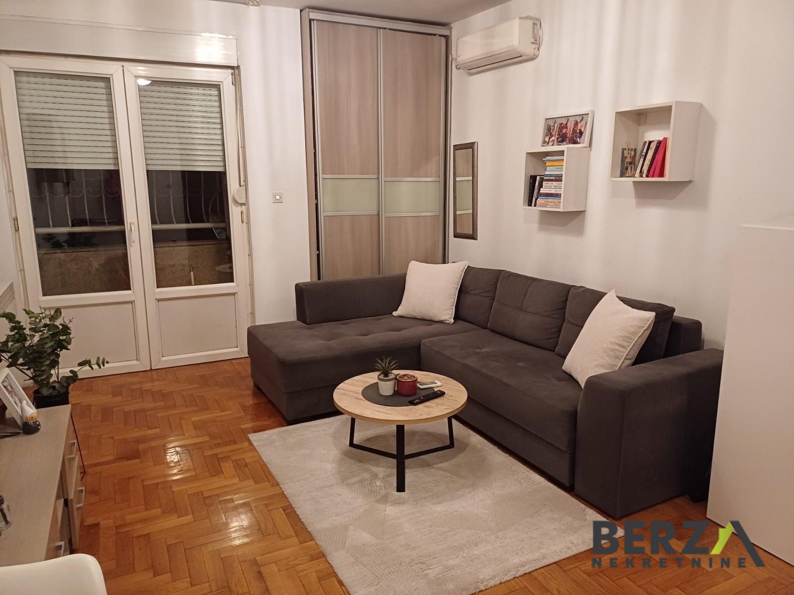 izdavanje - NOVI SAD - FUTOŠKA - 9110323