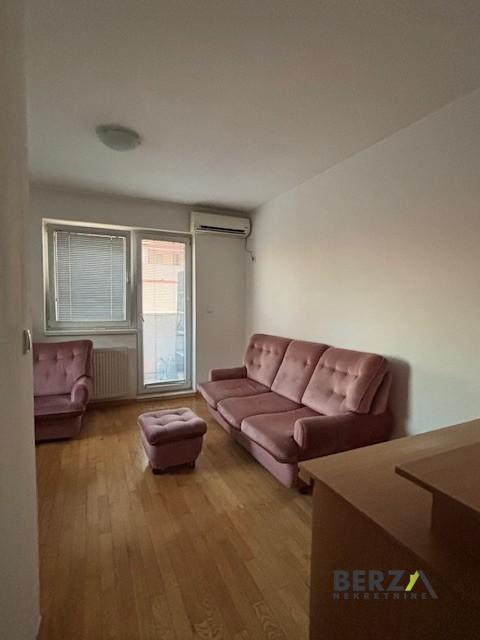 izdavanje - NOVI SAD - NOVA DETELINARA - 9110334