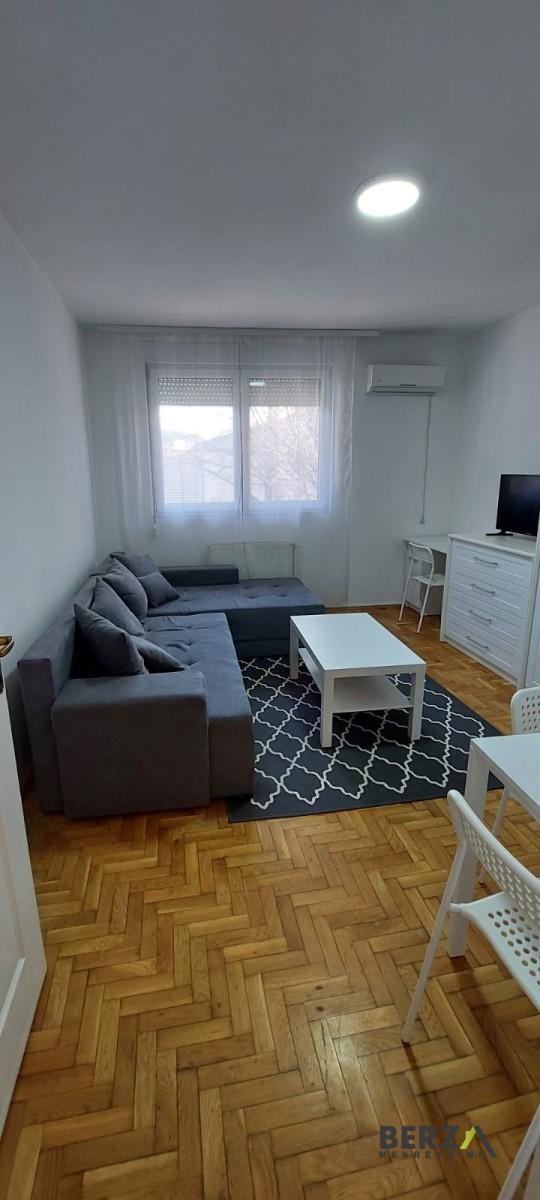 izdavanje - NOVI SAD - SOCIJALNO - 9110336
