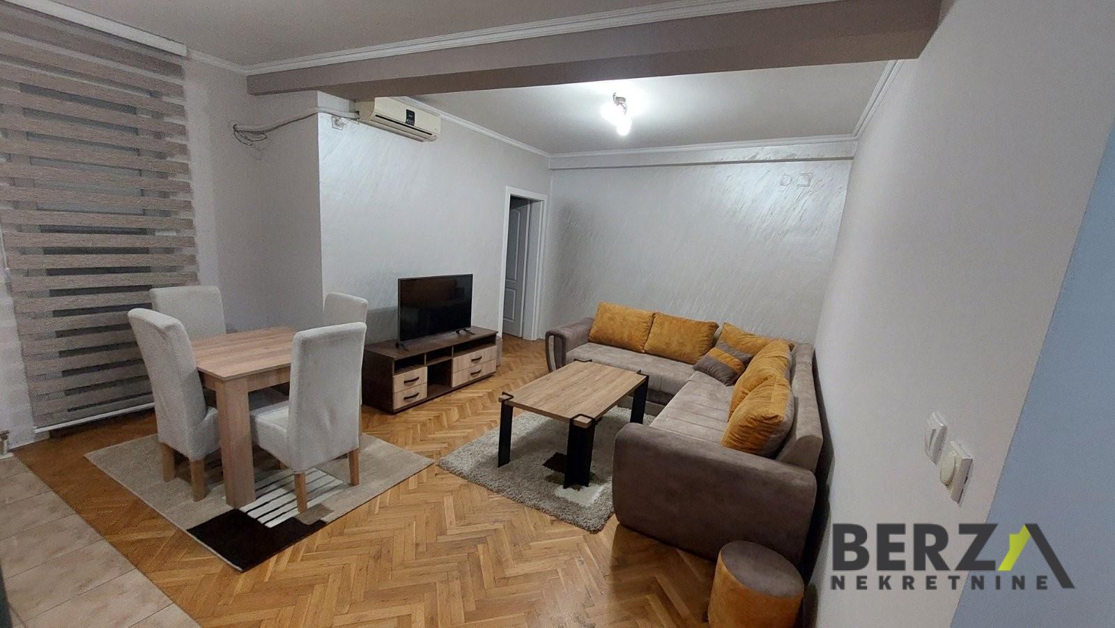 izdavanje - NOVI SAD - BULEVAR - 9110459