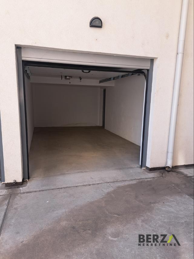 izdavanje - NOVI SAD - BULEVAR - 9110526