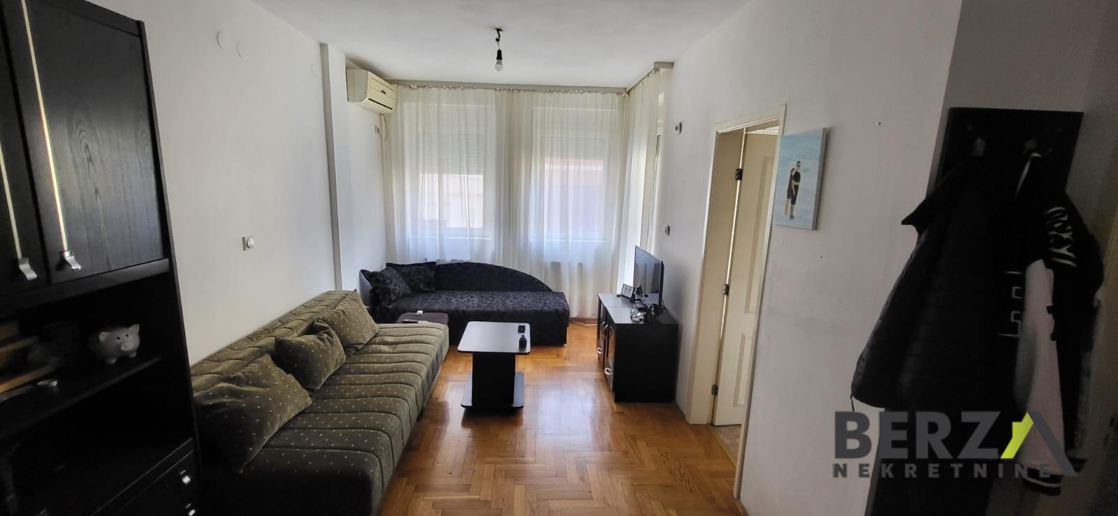 izdavanje - NOVI SAD - CENTAR - 9110528