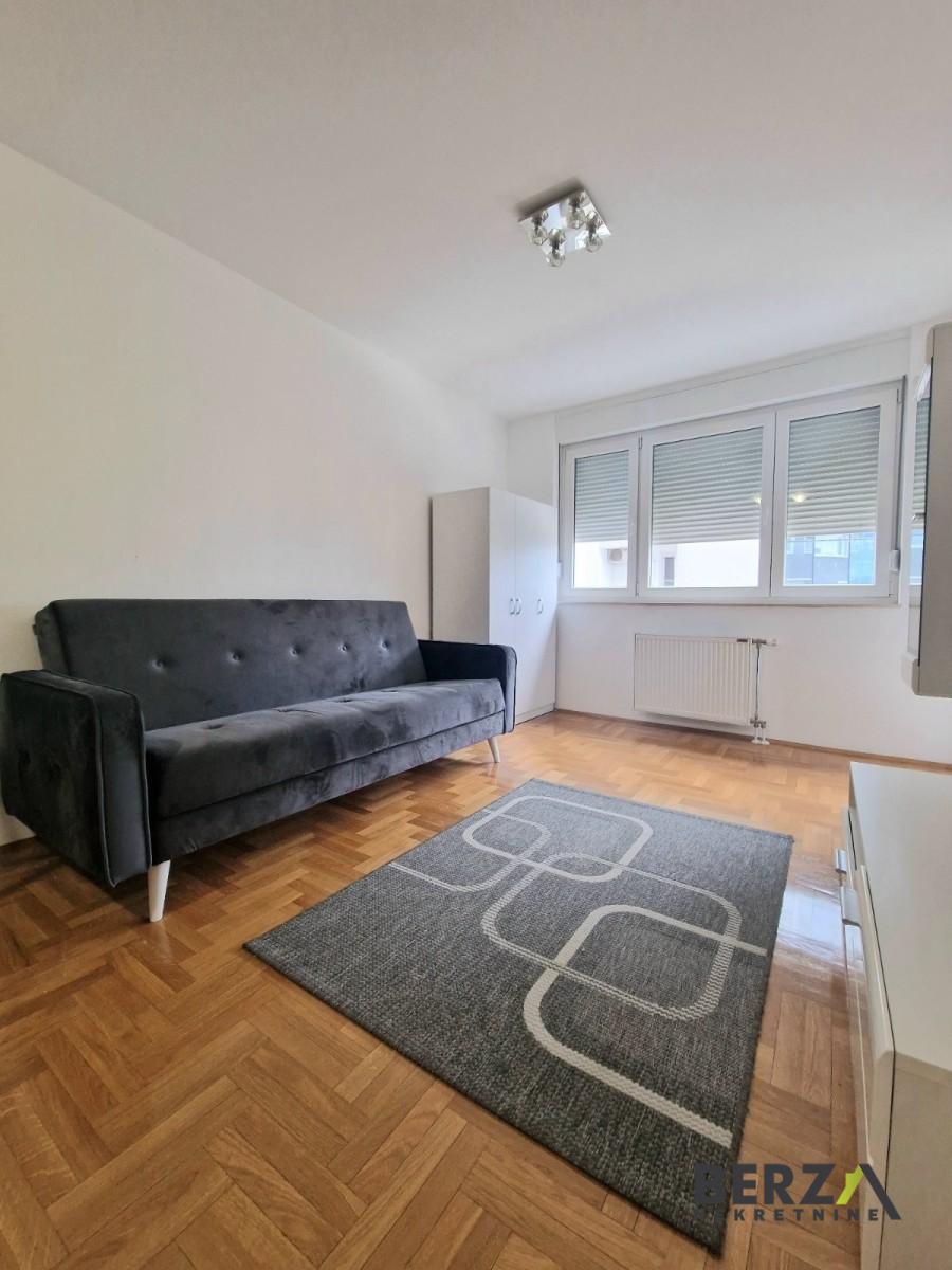 izdavanje - NOVI SAD - CENTAR - 9110559