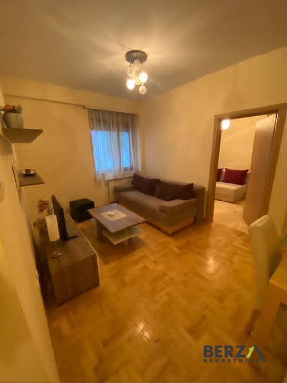 izdavanje - NOVI SAD - CENTAR - 9110645