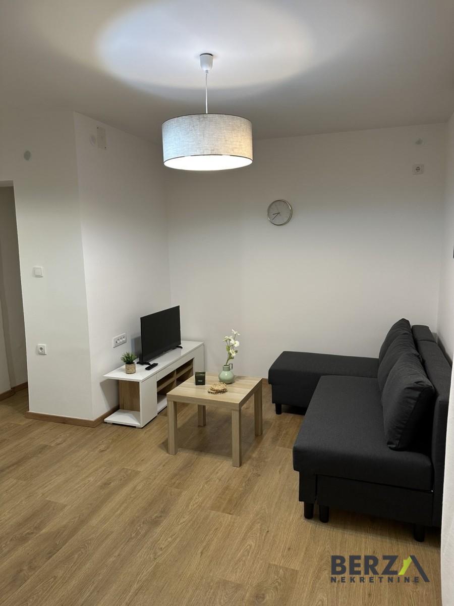 izdavanje - NOVI SAD - CENTAR - 9110654