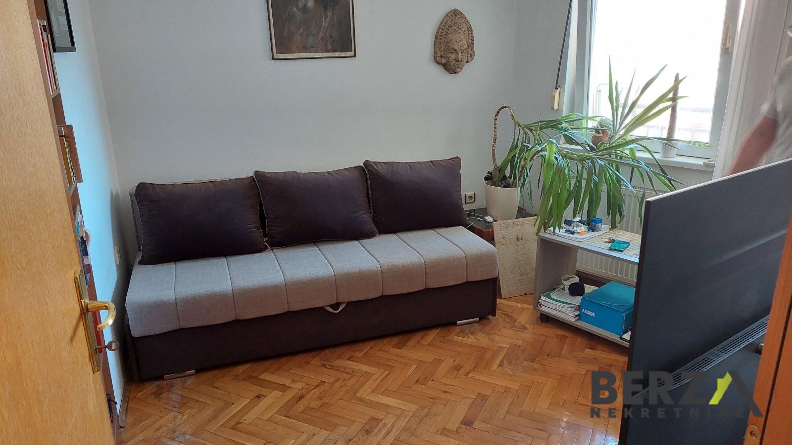 izdavanje - NOVI SAD - SALAJKA - 9110658