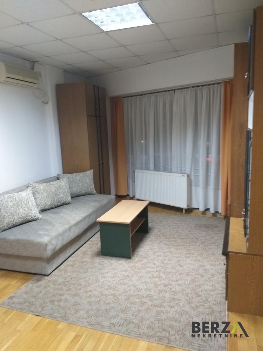 izdavanje - NOVI SAD - CENTAR - 9110663