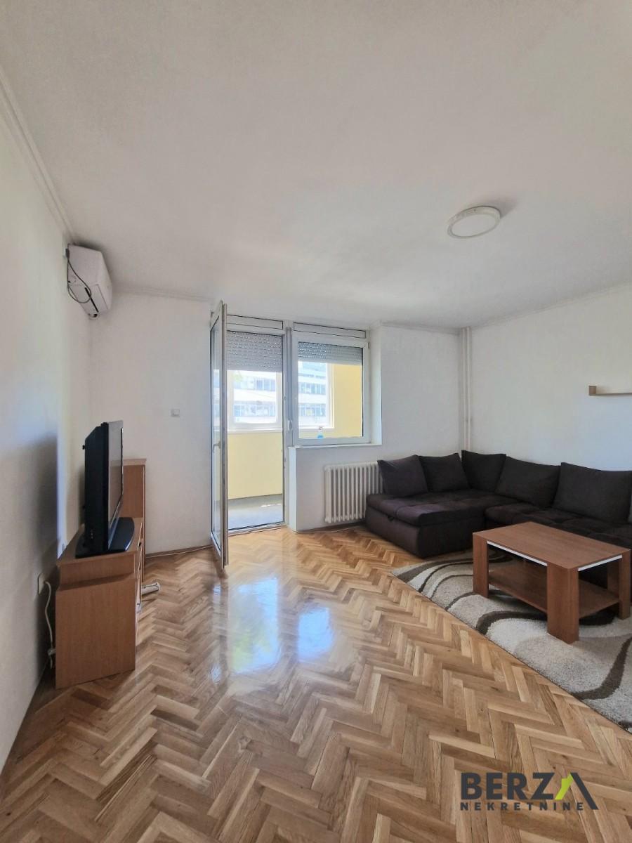 izdavanje - NOVI SAD - CENTAR - 9110666